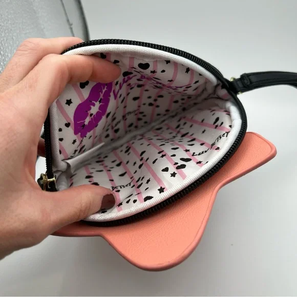 Luv Betsey Johnson Wristlet Coin Purse Dia De Los Muertos Skull Skeleton Zip 6" - Picture 3 of 3